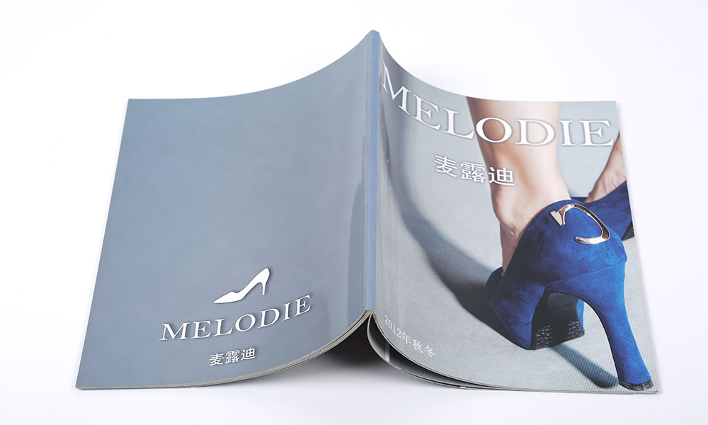 聚會畫冊設(shè)計一般多大？